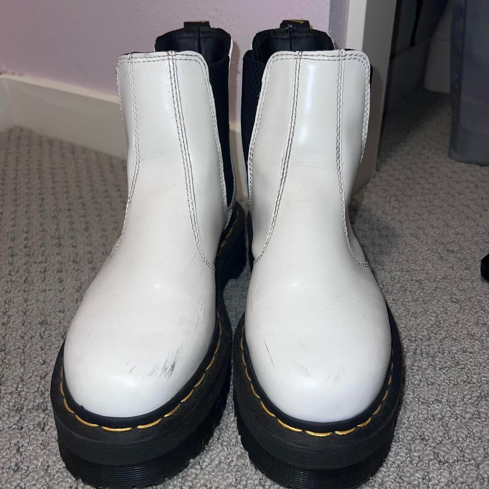White Dr. Martens in a size 6. Good condition, only been worn once